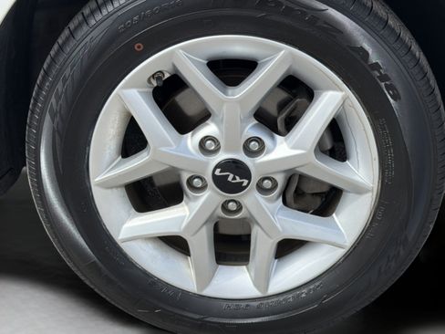 Used 2024 Kia Soul LX w/ Option Group 015 FWD image 29