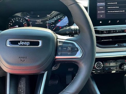 Used 2025 Jeep Compass Limited AWD/4WD image 14