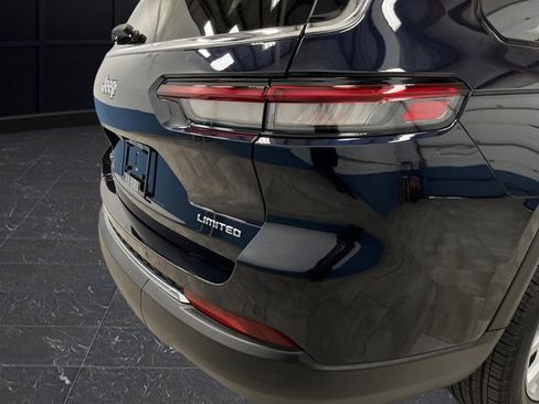 Used 2023 Jeep Grand Cherokee L Limited image 35