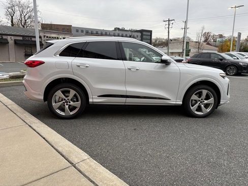 New 2025 Audi Q5 Premium Plus image 6