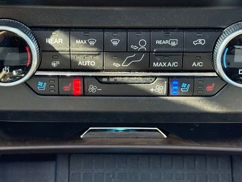 Used 2021 Ford Expedition Platinum AWD/4WD image 28