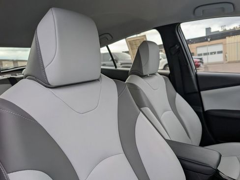 Used 2021 Toyota Prius Prime XLE w/ Carpet Mat Package (TMS) image 16