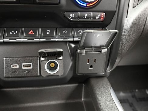 Used 2023 Chevrolet Silverado 2500 LTZ image 28