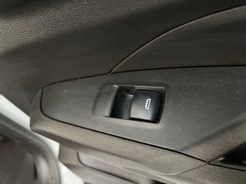 Used 2025 Chevrolet Trax LT FWD image 26