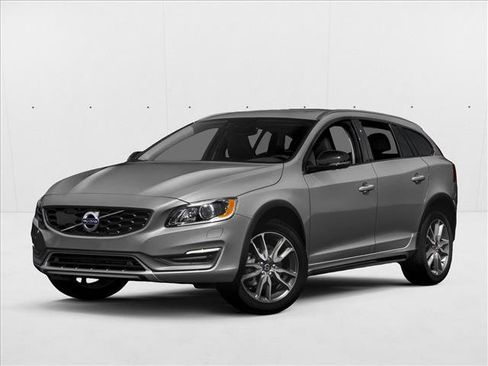 Used 2018 Volvo V60 T5 Cross Country image 1