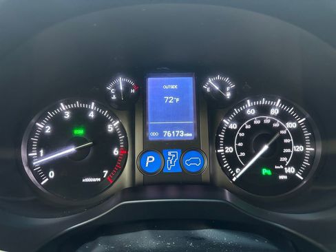 Used 2018 Lexus GX 460 Premium w/ Premium Package image 14