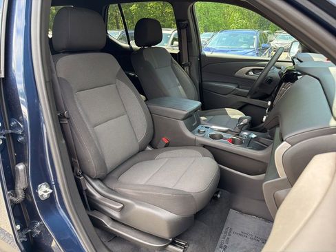 Used 2023 Chevrolet Traverse LT FWD image 10