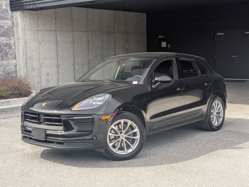 Certified 2026 Porsche Macan Turbo AWD/4WD image 1