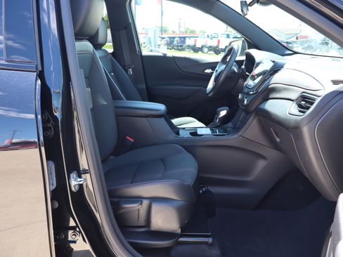 Used 2024 Chevrolet Equinox RS FWD image 12