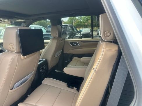 Used 2024 Chevrolet Tahoe Premier w/ Premium Package AWD/4WD image 9