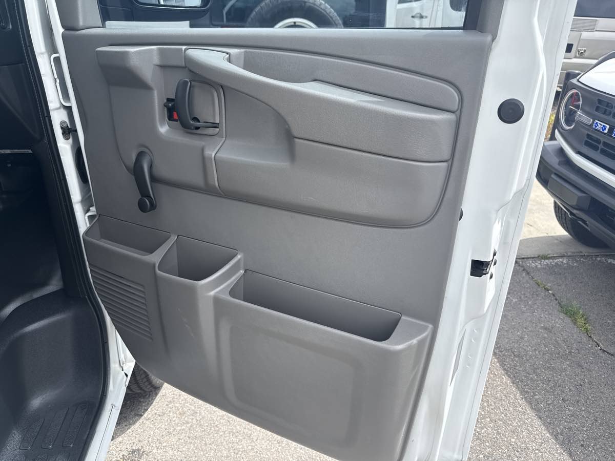 Used 2013 Chevrolet Express 3500 w/ Chrome Appearance Package RWD image 20