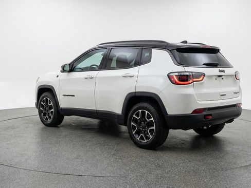 Used 2025 Jeep Compass Trailhawk image 6