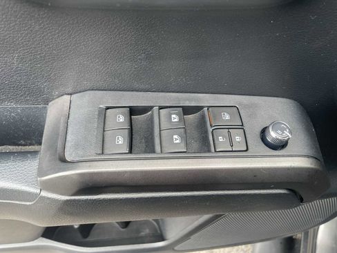 Used 2016 Toyota Tacoma SR5 image 15