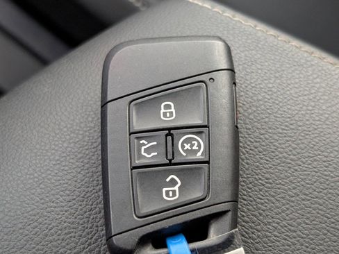 Used 2024 Volkswagen Tiguan SE R-Line w/ MDO Package, Three-Row image 29