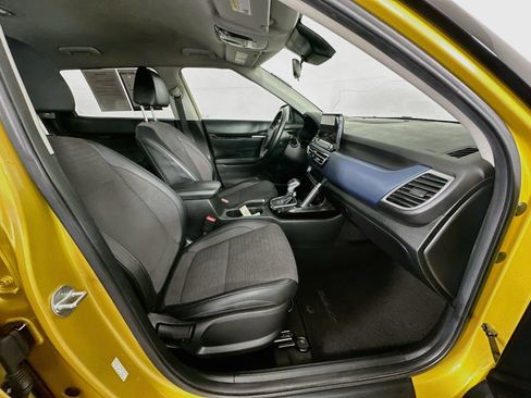 Used 2023 Kia Seltos S w/ Navigation Package FWD image 26