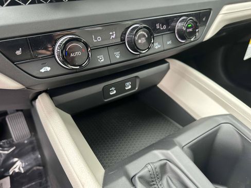 New 2025 Honda Accord SE image 5