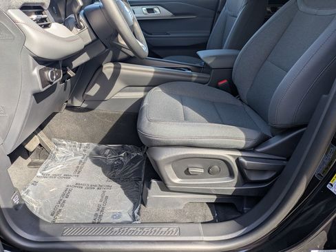 New 2026 Ford Explorer Active image 11