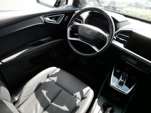 Used 2022 Audi Q4 e-tron Premium Plus w/ Premium Plus AWD/4WD image 9