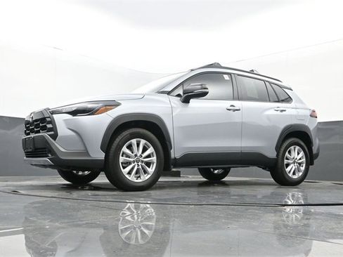 Used 2026 Toyota Corolla Cross LE w/ Moonroof Package image 26