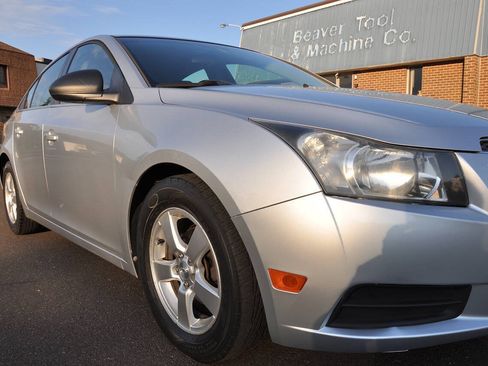 Used 2012 Chevrolet Cruze LS w/ Connectivity Package FWD image 6