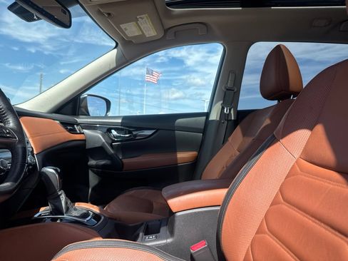 Certified 2017 Nissan Rogue SL w/ SL Premium Package AWD/4WD image 38