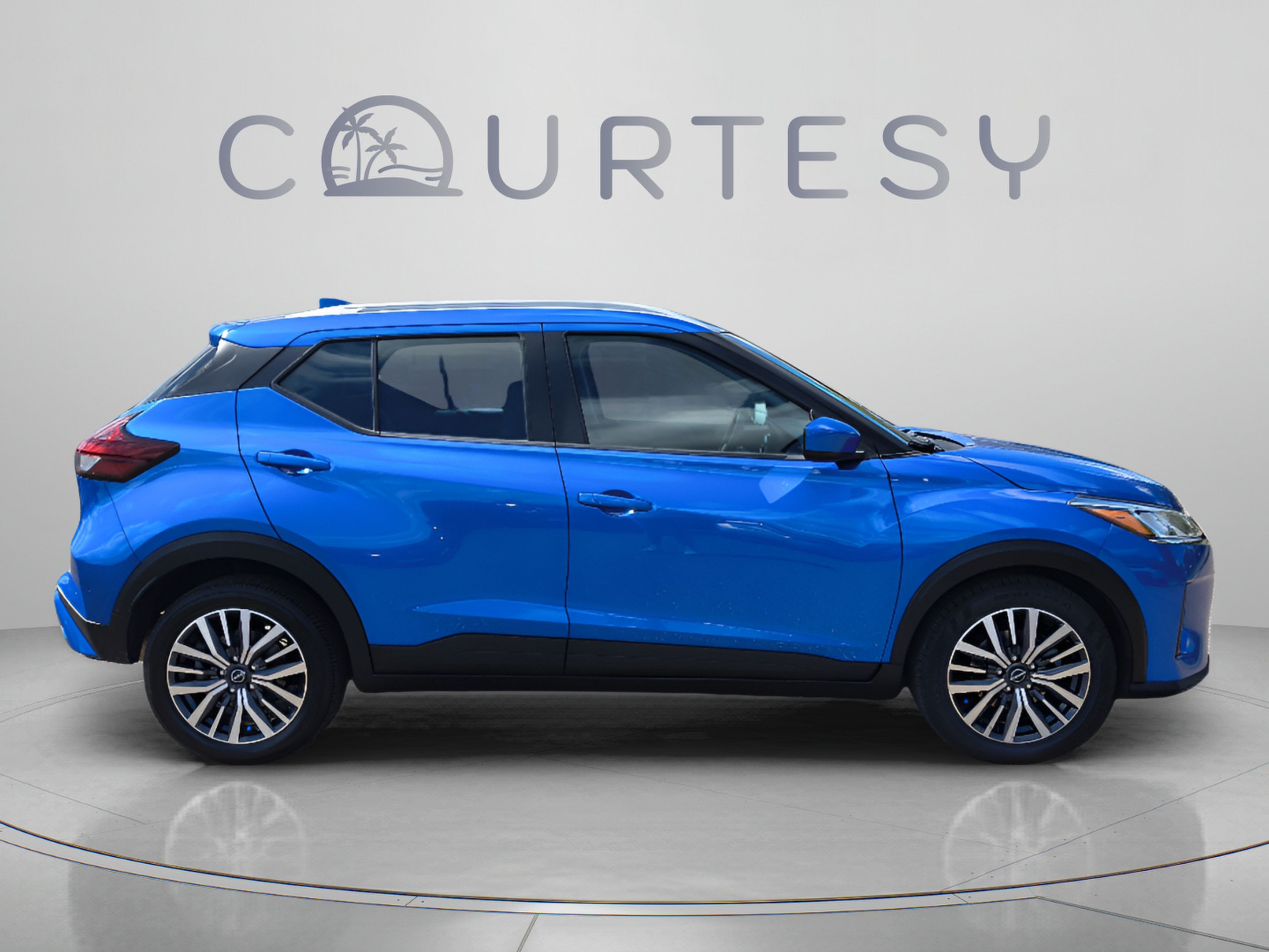 Used 2022 Nissan Kicks SV FWD image 9