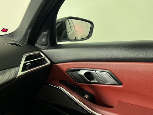 New 2025 BMW 330i xDrive Sedan w/ Convenience Package image 30