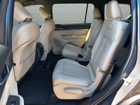 Used 2024 Jeep Grand Cherokee L Limited w/ Black Appearance Package image 26