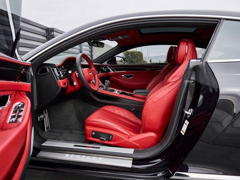 Used 2022 Bentley Continental GT image 27