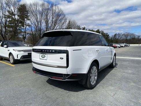 Certified 2023 Land Rover Range Rover SE image 8