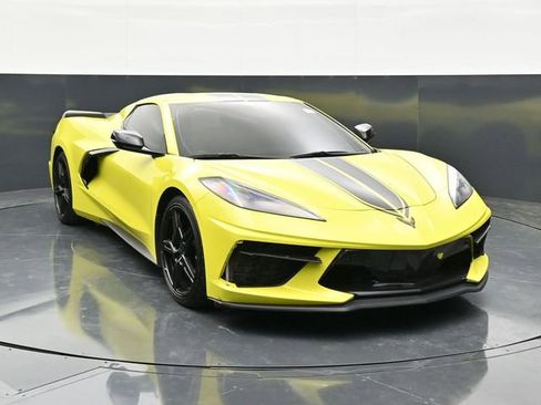 Used 2022 Chevrolet Corvette Stingray Premium Conv w/ Z51 Performance Package RWD image 4
