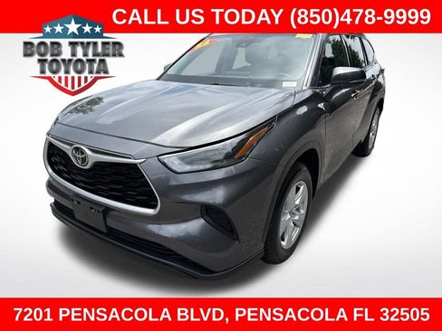 Used 2022 Toyota Highlander L FWD image 1