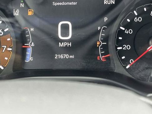 Used 2025 Jeep Compass Limited image 33