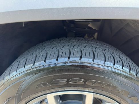 Used 2023 GMC Acadia SLE AWD/4WD image 10