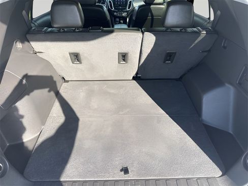 Used 2022 Chevrolet Equinox Premier image 11
