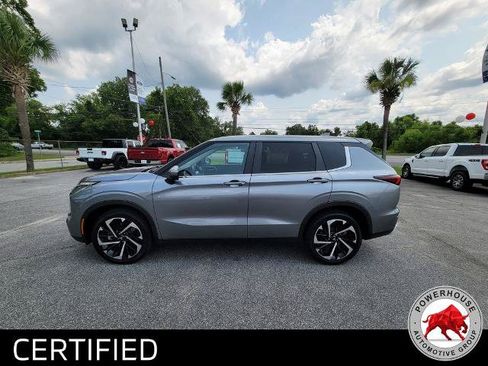 Used 2024 Mitsubishi Outlander SE FWD image 2