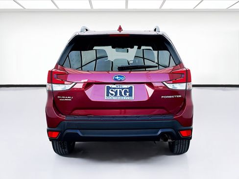 Used 2021 Subaru Forester Premium image 5