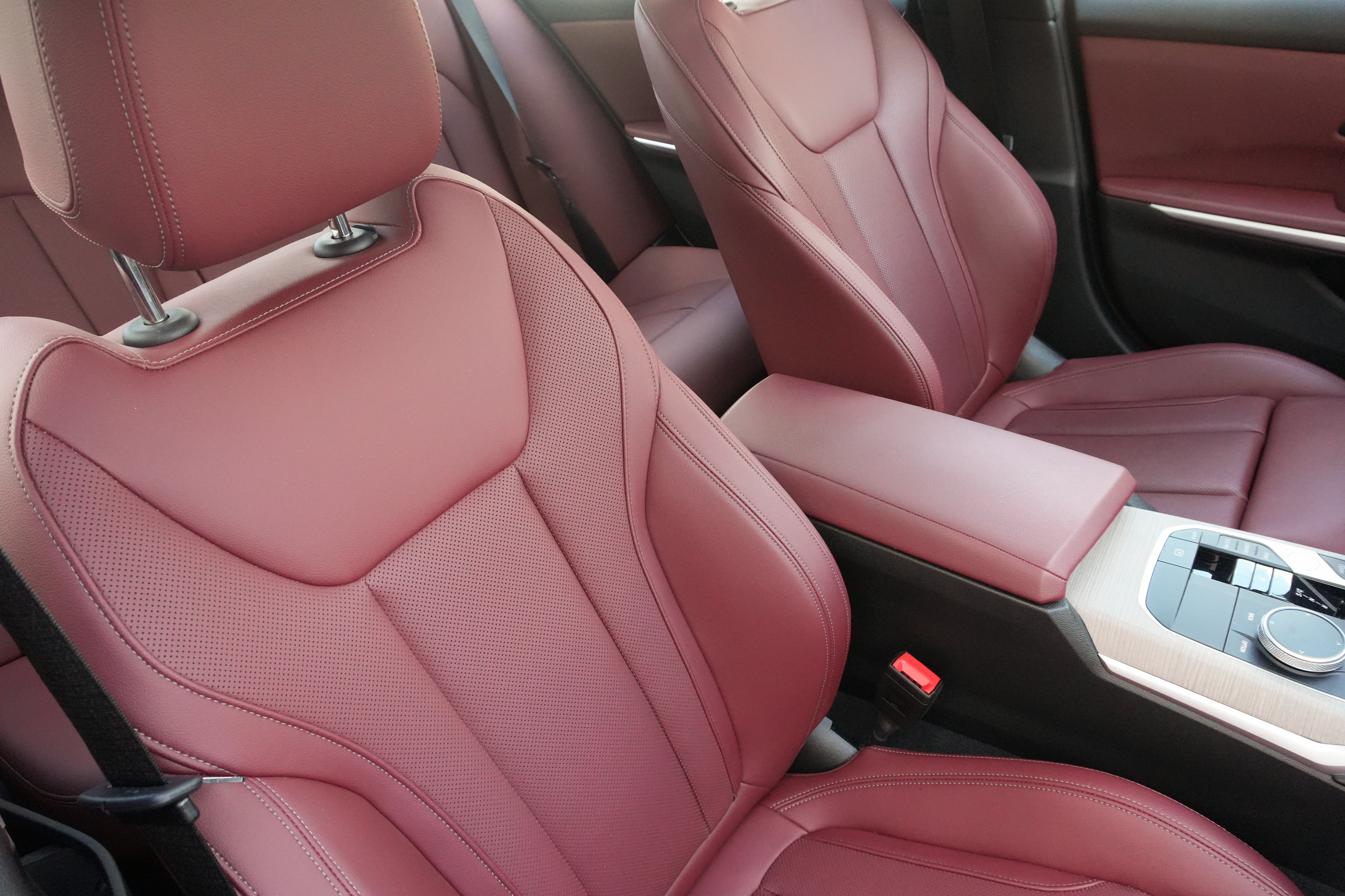 Certified 2025 BMW 330i Sedan RWD image 14