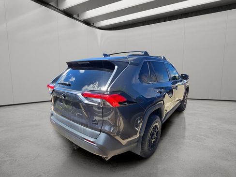 Used 2021 Toyota RAV4 XLE AWD/4WD image 10