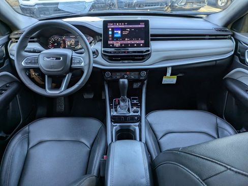 Used 2024 Jeep Compass Limited image 14