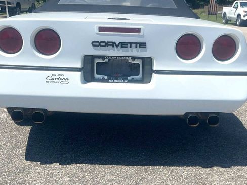 Used 1989 Chevrolet Corvette Convertible RWD image 13