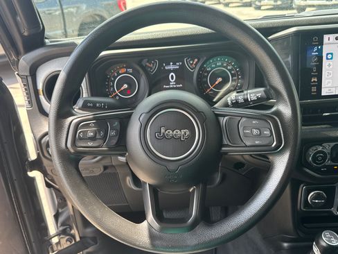 Used 2025 Jeep Wrangler Unlimited Sport AWD/4WD image 14