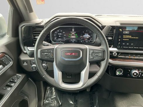Used 2024 GMC Sierra 1500 SLT image 12