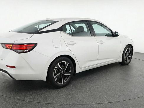 Used 2025 Nissan Sentra SV FWD image 9