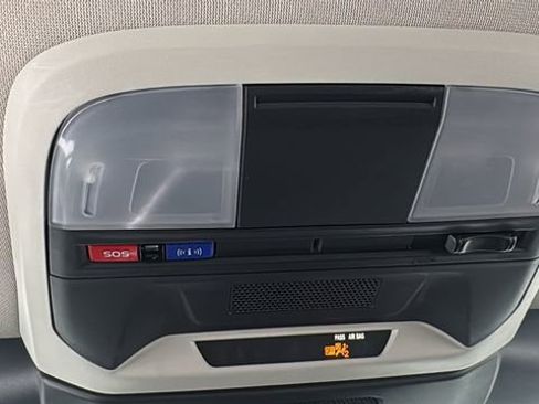 Used 2024 Subaru Crosstrek 2.0i Premium image 33