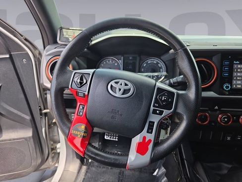 Used 2019 Toyota Tacoma TRD Sport AWD/4WD image 13