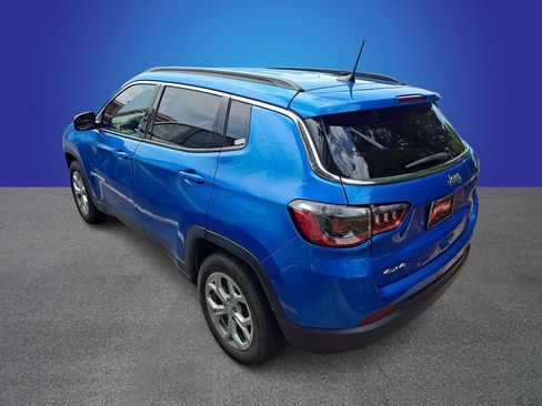 Used 2024 Jeep Compass Latitude AWD/4WD image 4