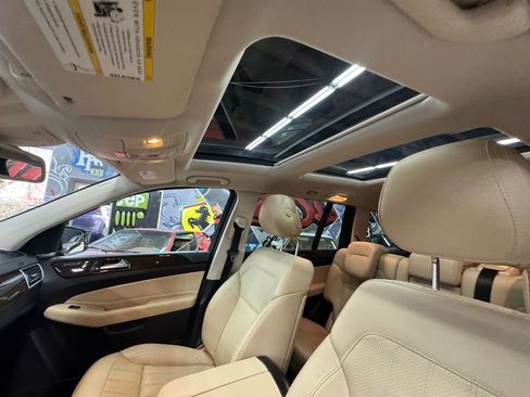 Used 2019 Mercedes-Benz GLS 450 4MATIC image 31