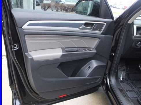 Used 2023 Volkswagen Atlas SEL Premium image 20