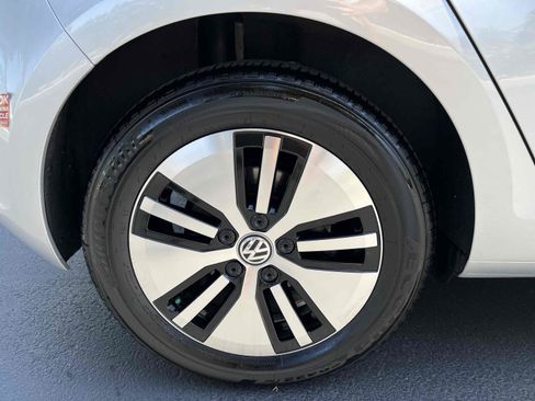Used 2016 Volkswagen e-Golf SE w/ DC Fast Charging Package image 67